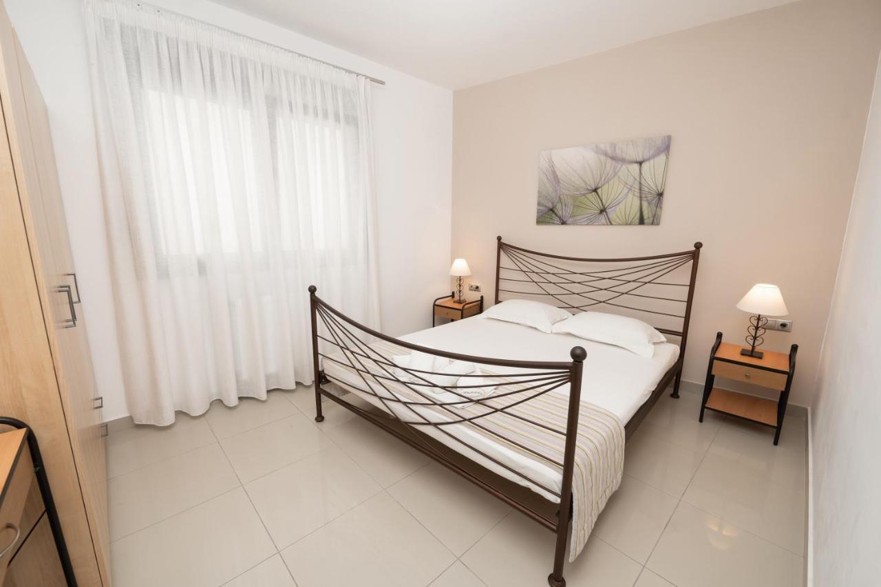 Néa Péramos Aelia Apartments מראה חיצוני תמונה